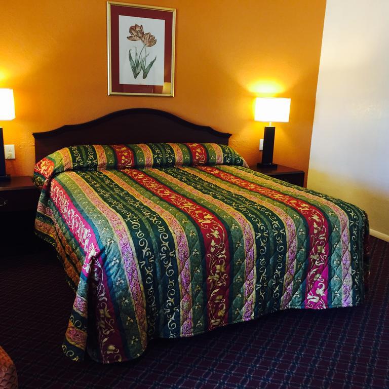 Hacienda Motel Yuma Bagian luar foto